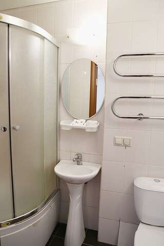 Гостиница Металлург Нижний Тагил Номер стандарт с 2 односпальными кроватями-2